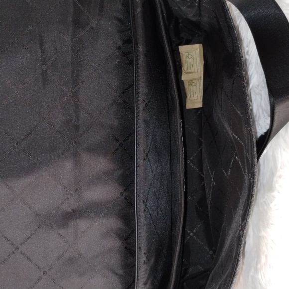 Michael Kors Everett Leather Flap Messenger Carryall Bag - Picture 8 of 12